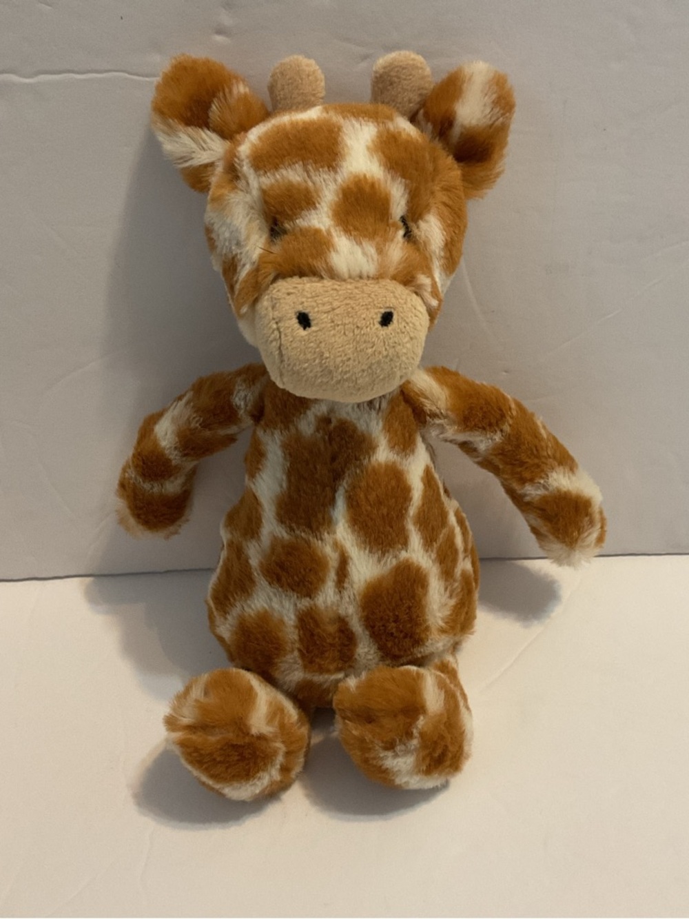 Jellycat London Bashful Giraffe Plush Soft Small Stuffed Whimsical Collectible